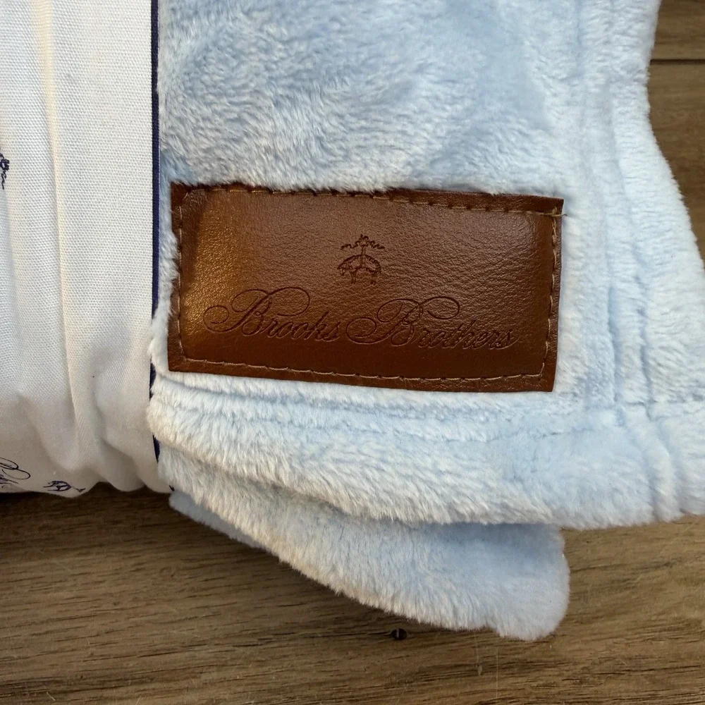 New BROOKS BROTHERS King Size Light Blue / Badge Logo Oversized Plush Blanket